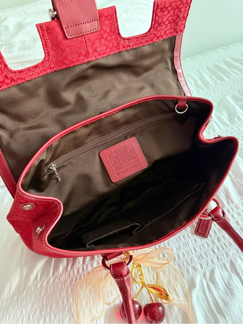 Vintage Coach Red Jacquard Canvas Soho Flap Tote - Picture 9 of 12